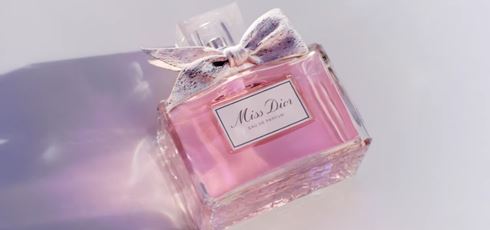 Read more about the article Музыка из рекламы Miss Dior — Eau de Parfum (2021)